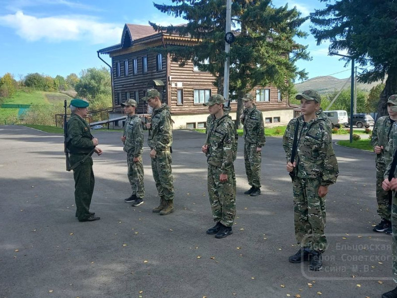 Учебные сборы по основам начальной военной подготовки в учебно-методическом центре «Авангард22».