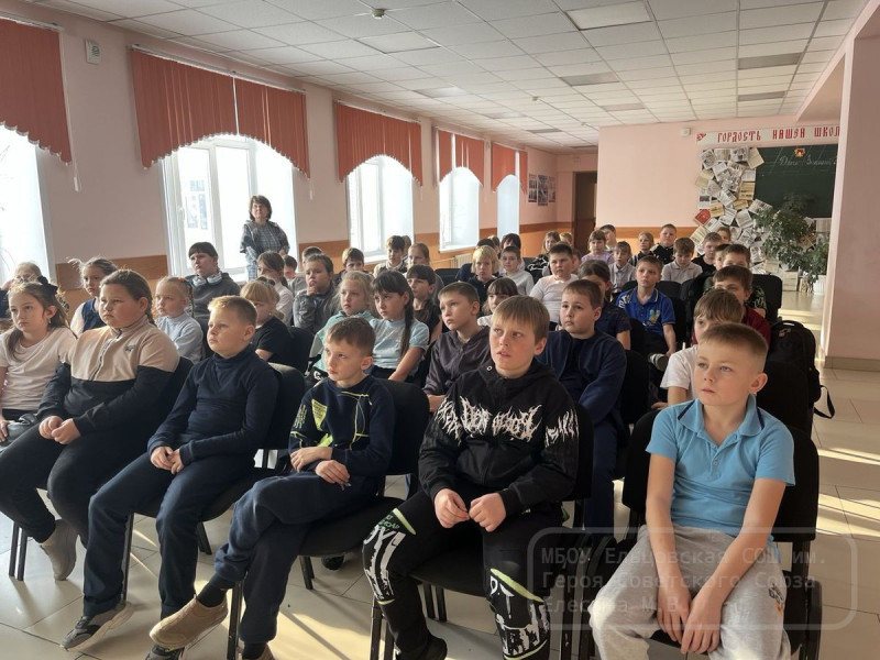 Урок памяти, посвящённый блокаде Ленинграда.